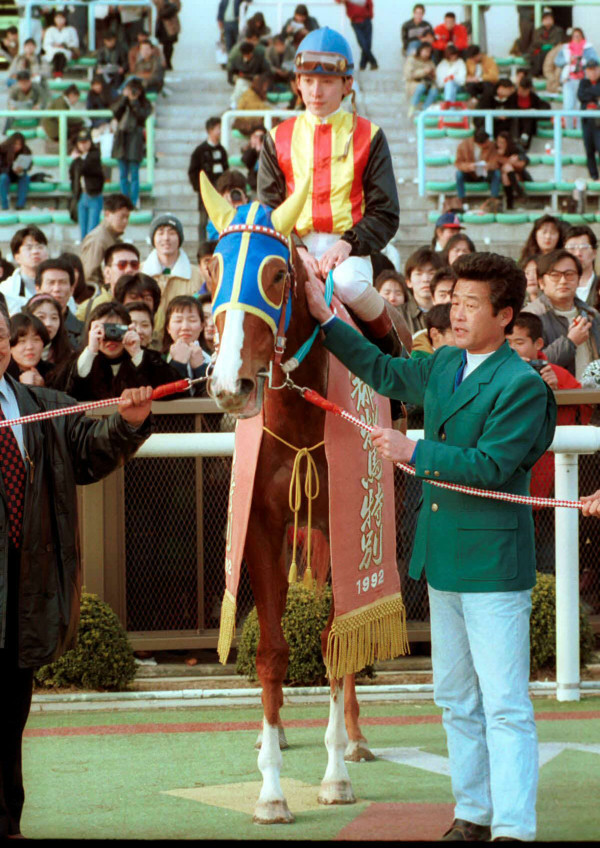 ９２年の京都牝馬特別を制したスカーレットブーケ。鞍上は千田輝彦騎手