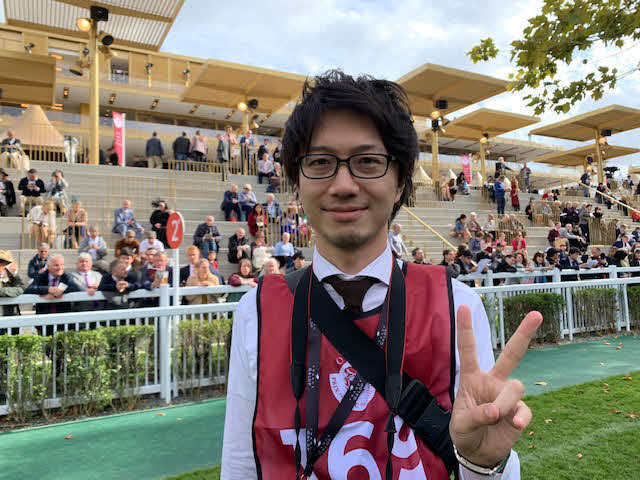 2019年パリ・ロンシャン競馬場の松田記者